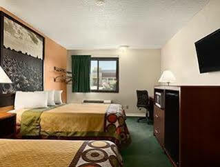 Super 8 By Wyndham Concordia Hotel Bagian luar foto