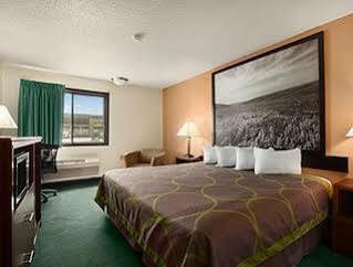 Super 8 By Wyndham Concordia Hotel Bagian luar foto